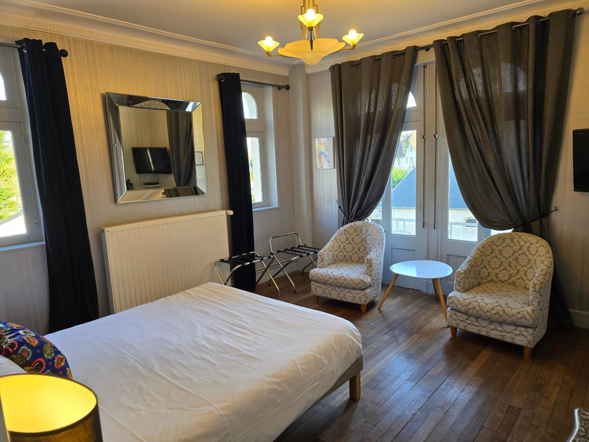 Le Castel Guesthouse Bayeux Dış mekan fotoğraf