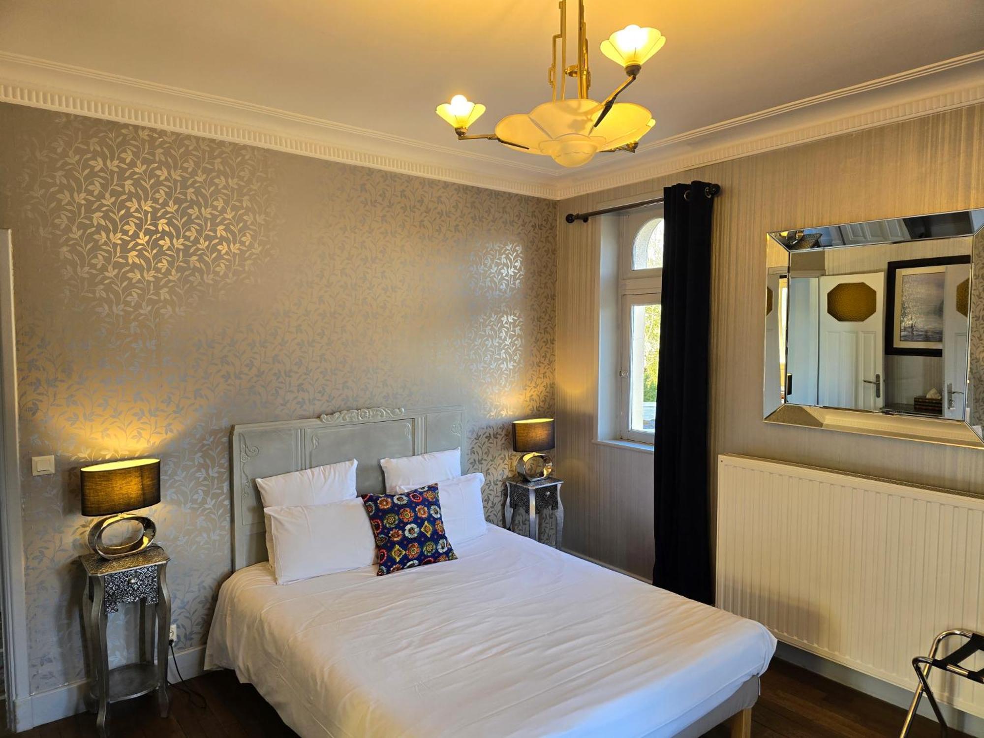 Le Castel Guesthouse Bayeux Dış mekan fotoğraf