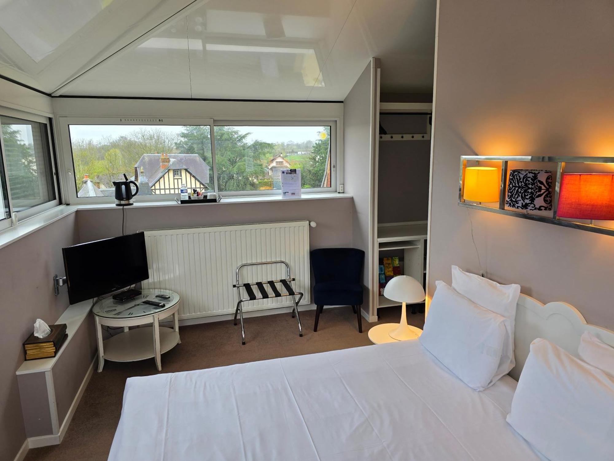 Le Castel Guesthouse Bayeux Oda fotoğraf