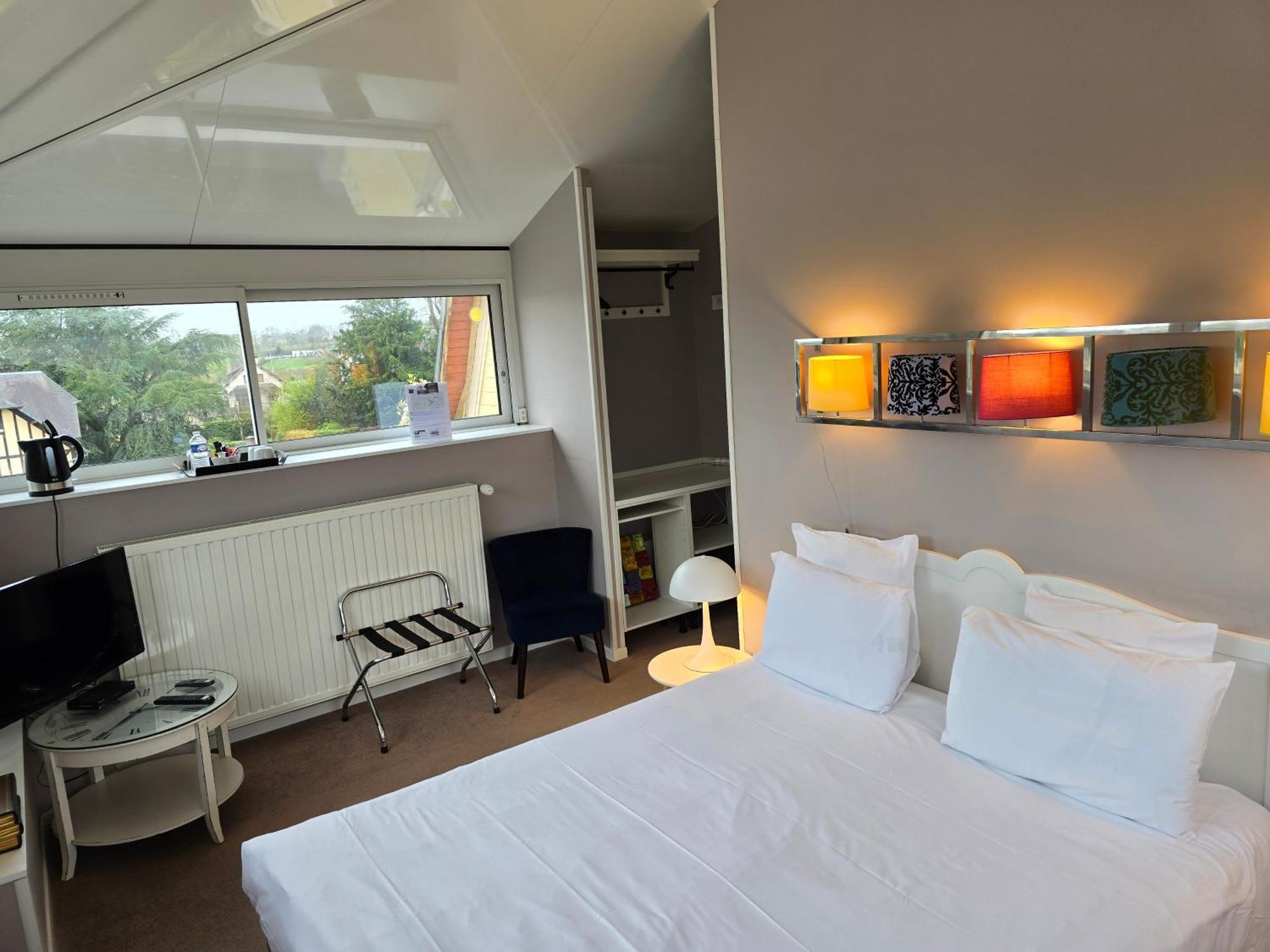 Le Castel Guesthouse Bayeux Oda fotoğraf